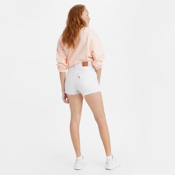 Levi’s Women Shorts White (Size: 26) - Picture 3 of 8